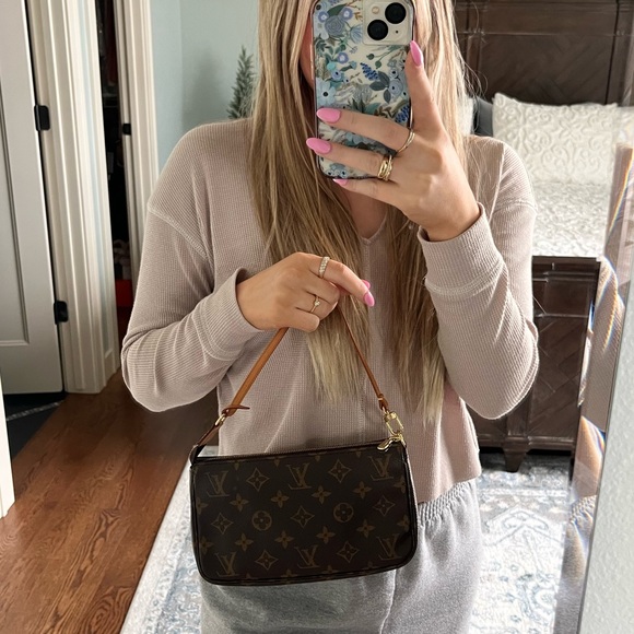 SOLD ‼️ LV Pochette Accessories - Picture 12 of 12